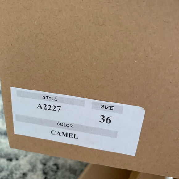 Anthropologie pointed toe flats - Picture 5 of 5